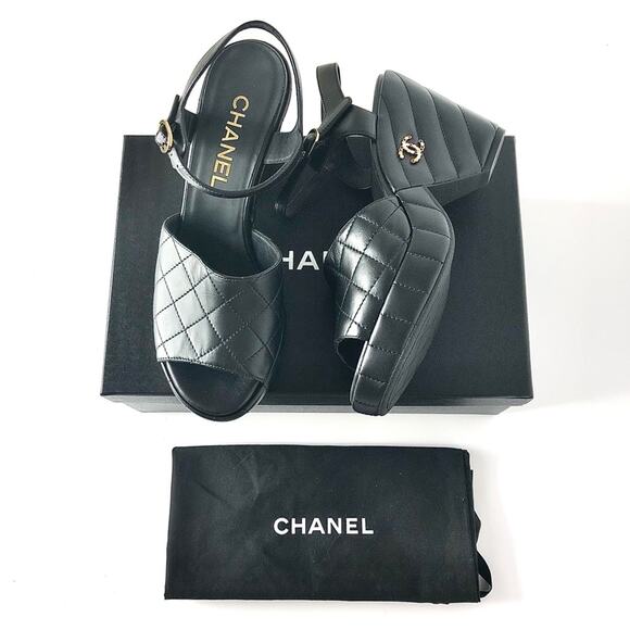 NIB Chanel 2024 Quilted Lambskin CC Logo Black Platform Wedge Sandals 39 - Picture 1 of 13
